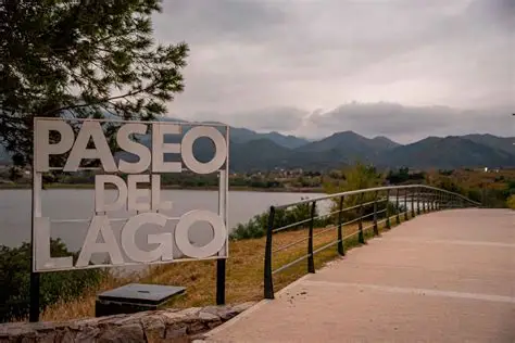 Paseo del Lago